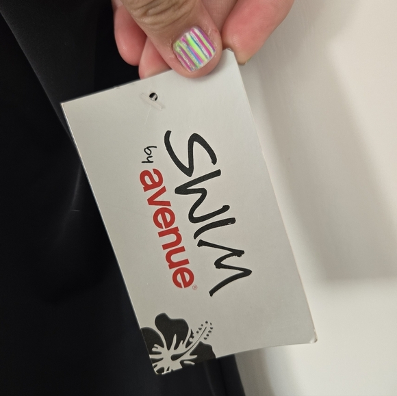 NWT Avenue Swim Black Top with Studded Design Size 18 - Picture 7 of 8